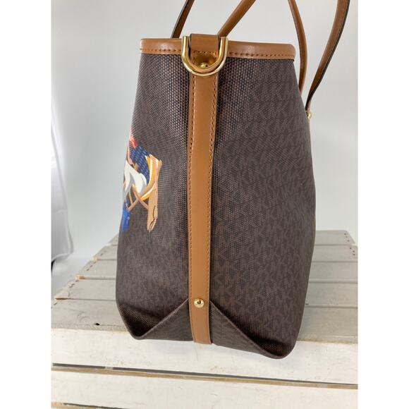 MICHAEL KORS, EXTRA LARGE SIGNATURE PVC LEATHER TOTE BAG - Picture 7 of 14